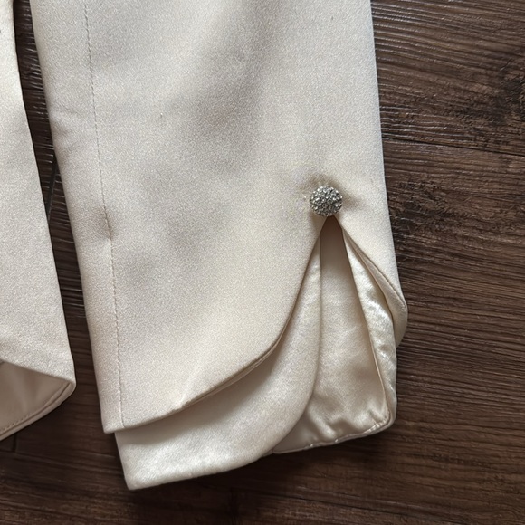 VINTAGE SILK STATEMENT BLAZER - Picture 8 of 16